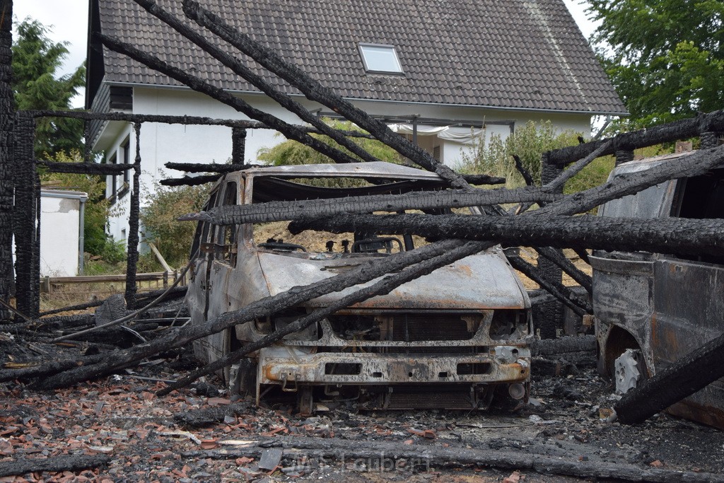 Schwerer Brand in Einfamilien Haus Roesrath Rambruecken P141.JPG - Miklos Laubert